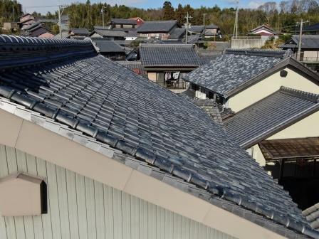 【屋根診断】屋根裏から光が見えるけど雨漏りしない⁉